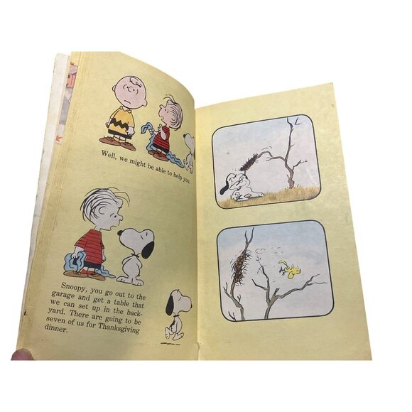 Vintage 1975 A Charlie Brown Thanksgiving Book By Charles M. Schulz - Picture 9 of 13